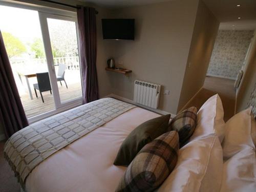 The Fox & Hounds Hotel Swindon Room photo